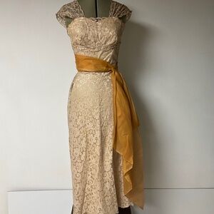 Vintage 50/60’s Champagne Lace Wiggle Dress, Cap Sleeves, Mid-Cent